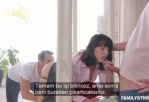 Yeni Üvey Anneyi sikmekiçin Tuzak Kuran Üvey Oğulları