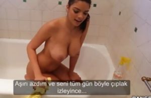 Güzel hizmetçisine para verip sikti, Türkçe Altyazılı Porno