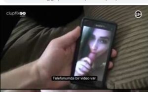Kız Kardeşinin Sakso Videosunu Ele Geçirince Şantajla Sikti
